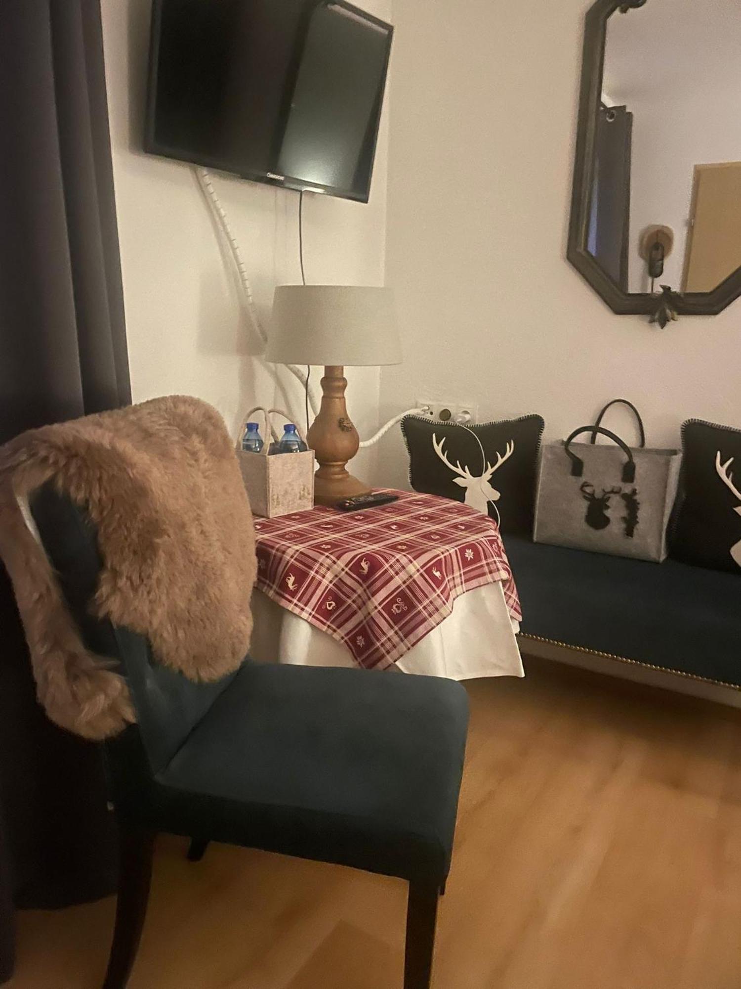 Bed and Breakfast Hirschstube Наудерс Экстерьер фото