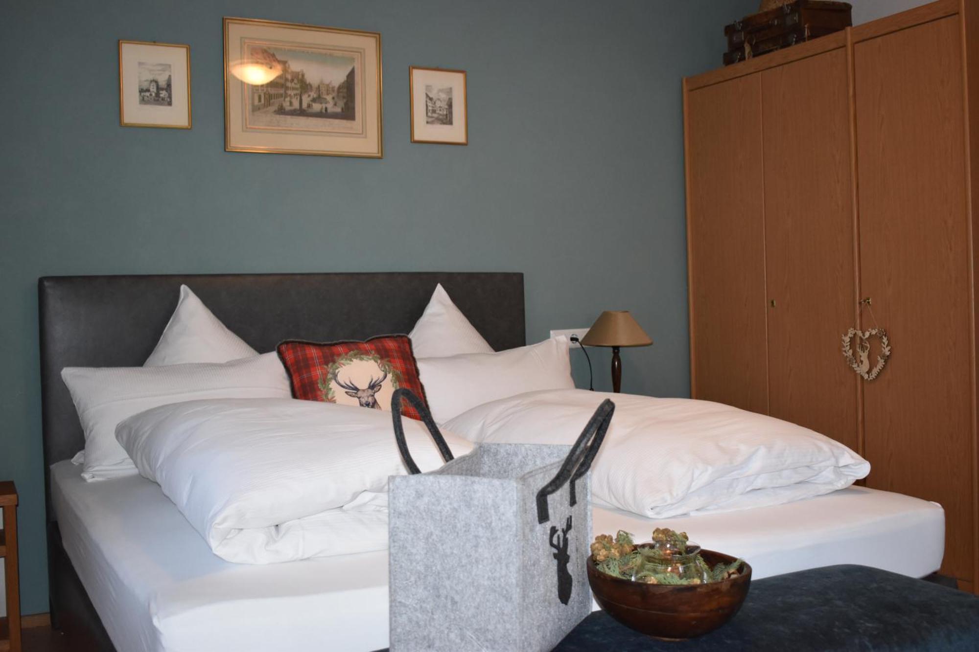 Bed and Breakfast Hirschstube Наудерс Экстерьер фото