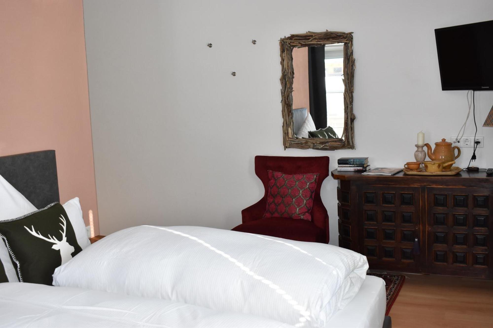Bed and Breakfast Hirschstube Наудерс Экстерьер фото